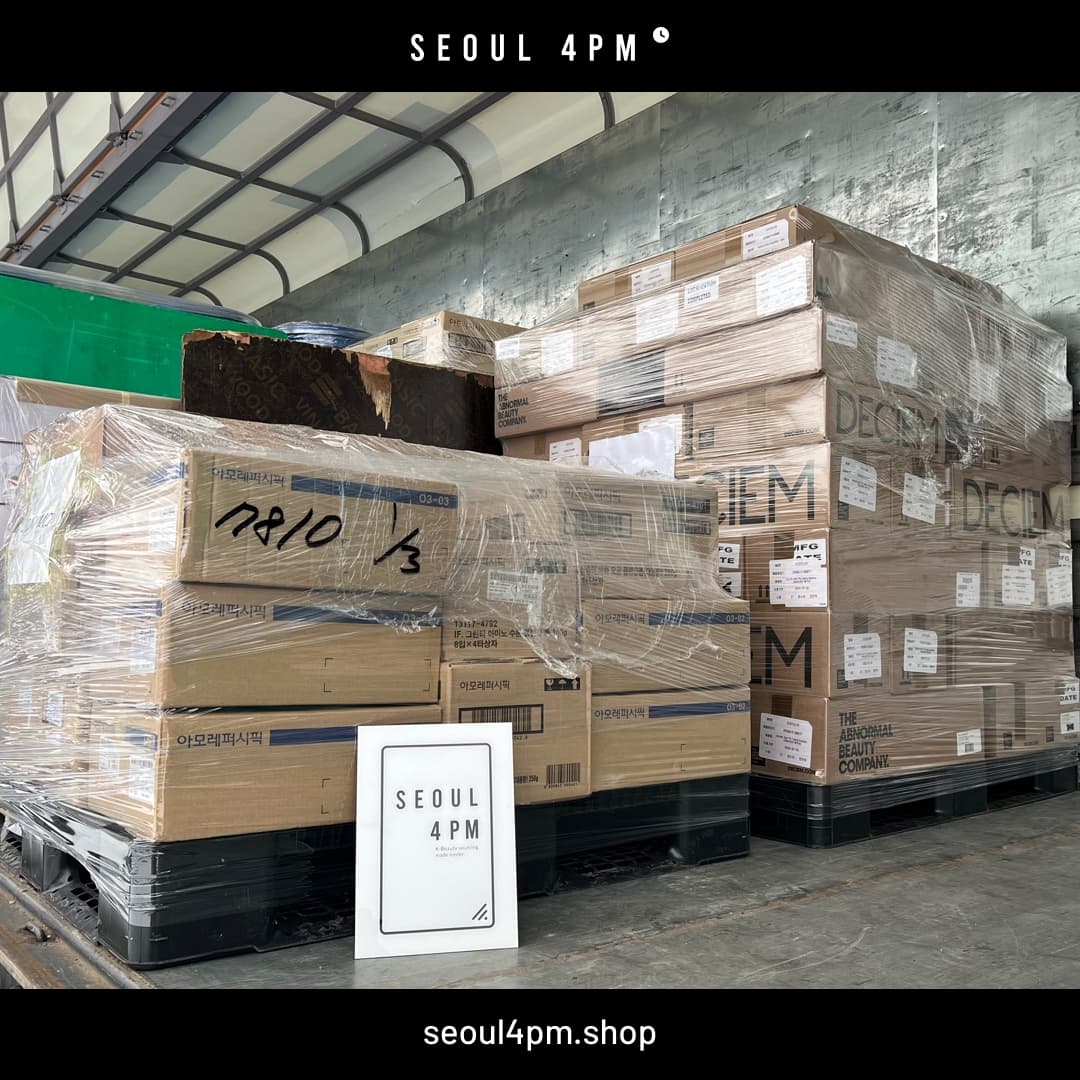 Delivering quality wholesale products from Korea to your doorstep. 📦✈️🌏